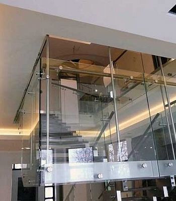 Лестницы из стекла